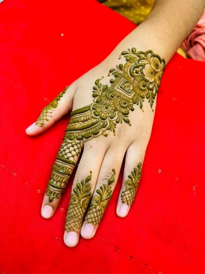 Eid Special Henna photo 6